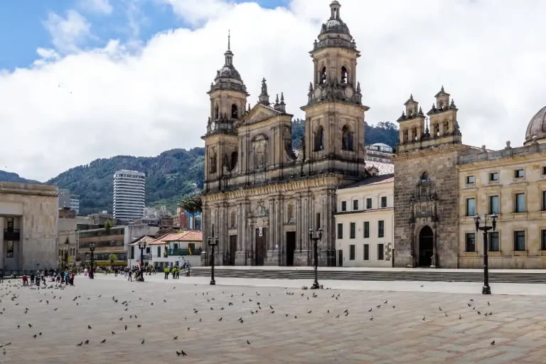 Catedral Primada de Colombia en la Plaza de Bolívar, Bogotá