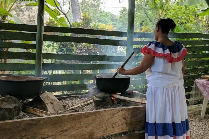 Cocina típica dominicana en Monkeyland