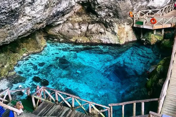 Cenote Hoyo Azul en Scape Park