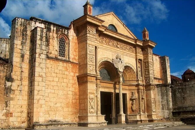 Catedral Primada de América en la Zona Colonial de Santo Domingo